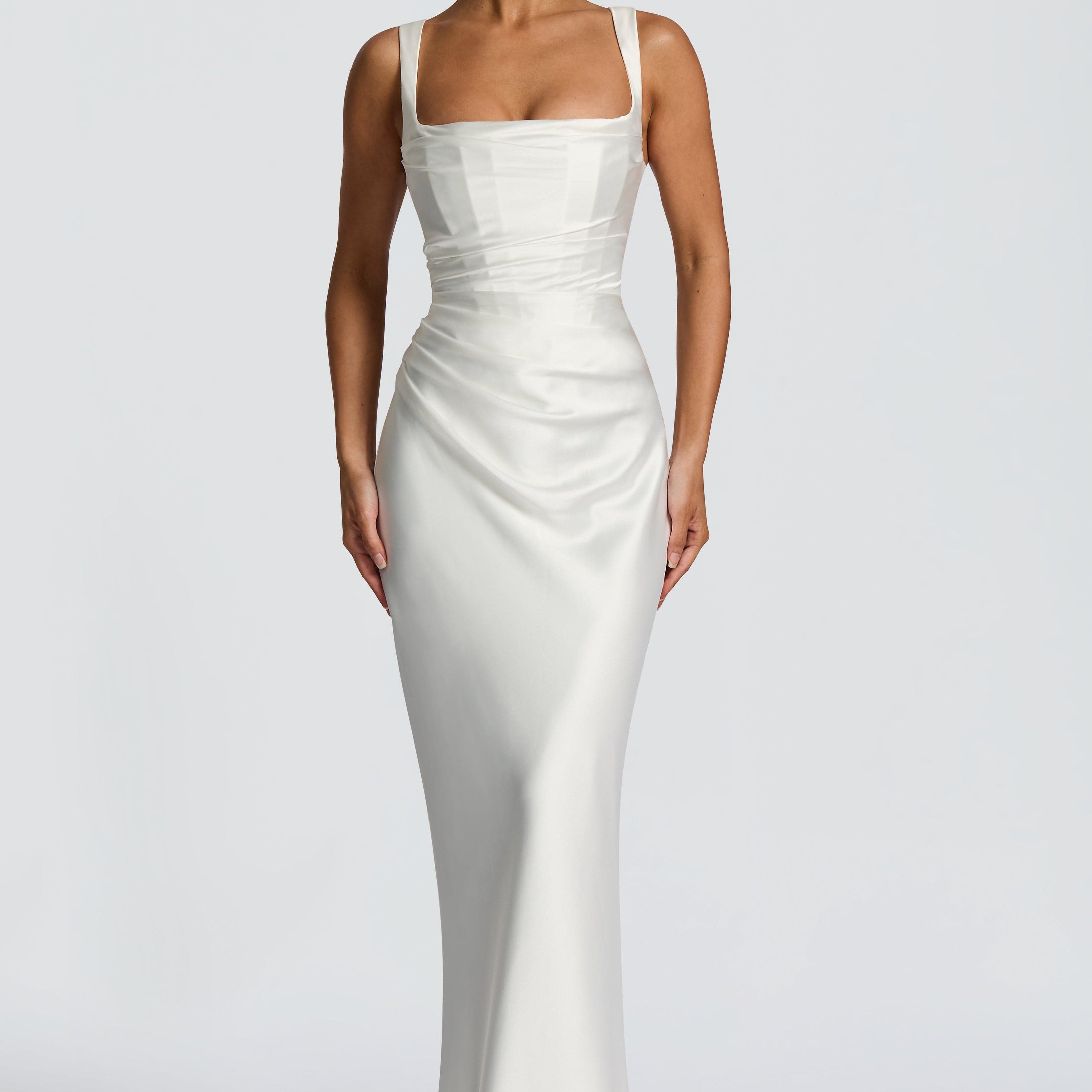 AloeZ | Robe Maxi Satin Décolleté Carré