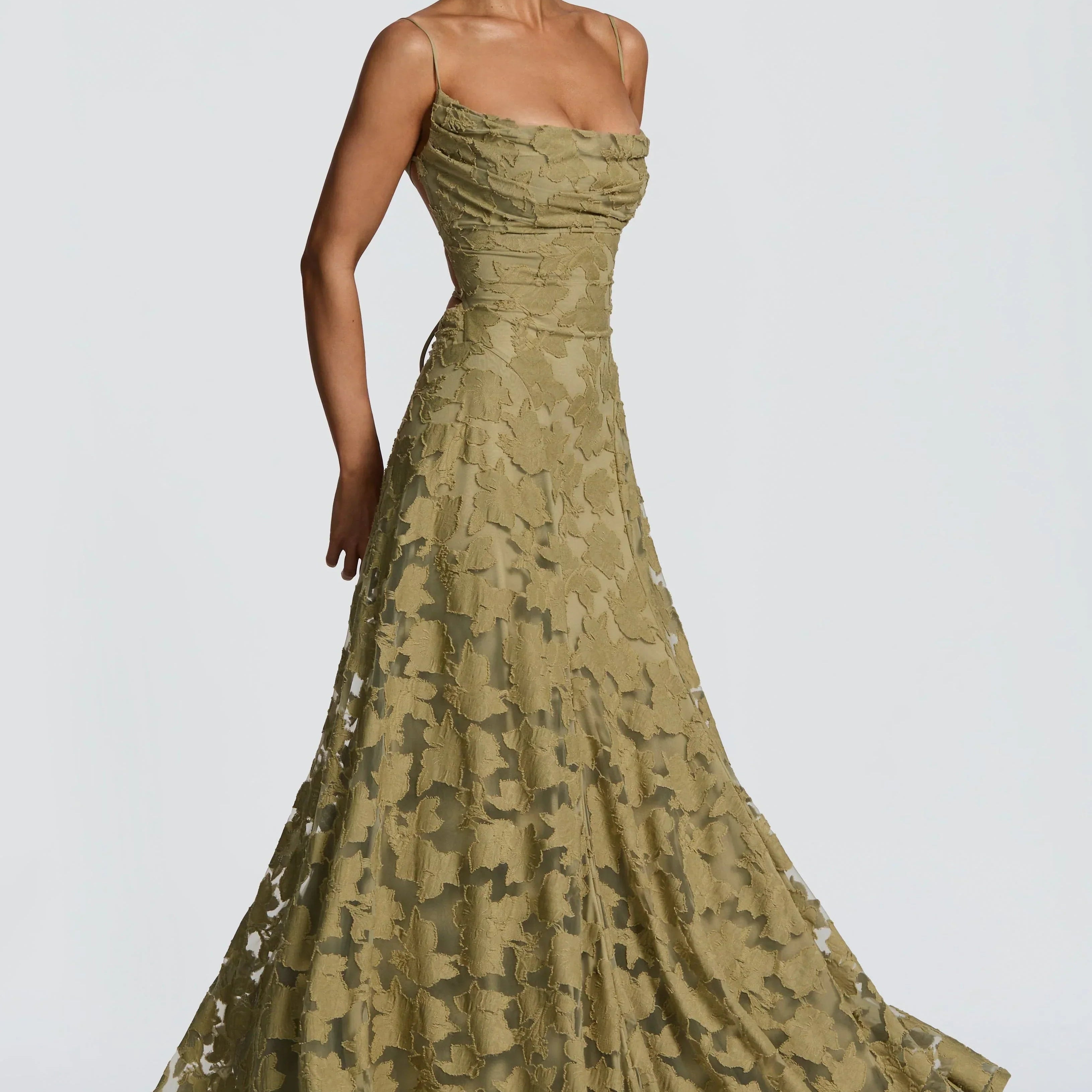 AloeZ | Robe Maxi Élégante en Dentelle Fleurie