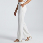 Pantalon blanc taille haute vu de profil