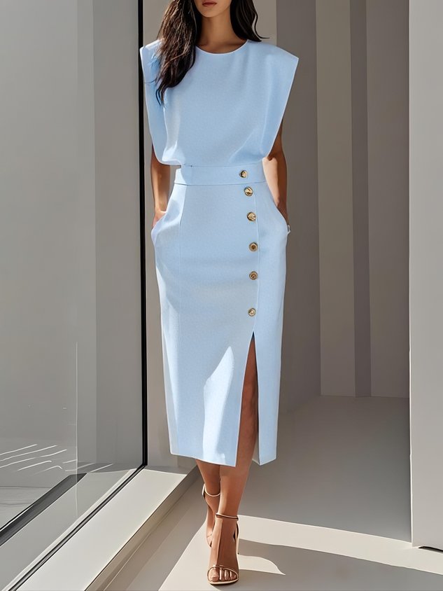 Robe midi crayon bleu ciel sans manches à boutons