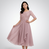 Robe midi rose à haut en dentelle