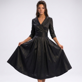 Robe midi portefeuille noire à col revers et jupe évasée