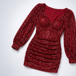 Robe mini rouge à sequins posée à plat
